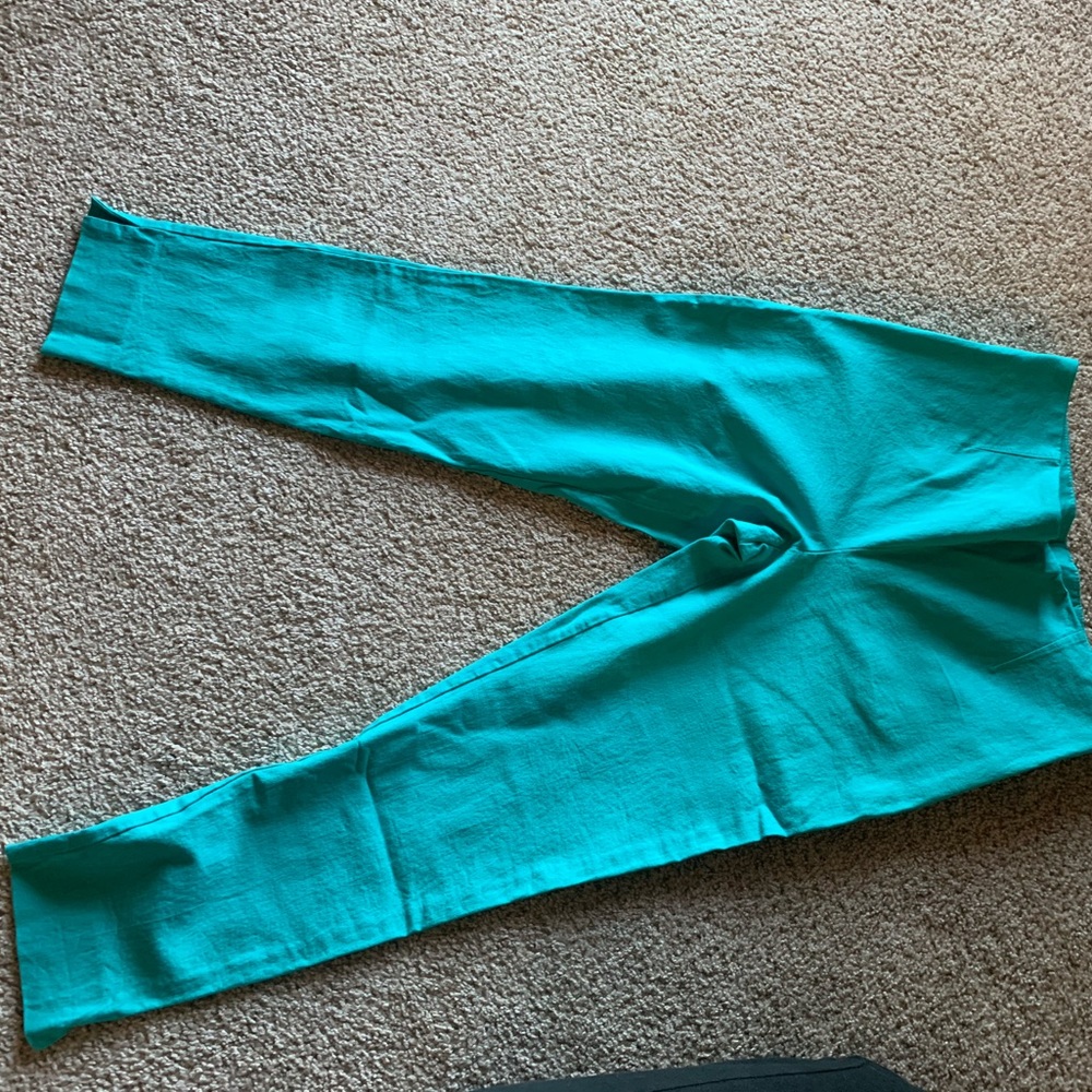 Cropped teal pant, size 8